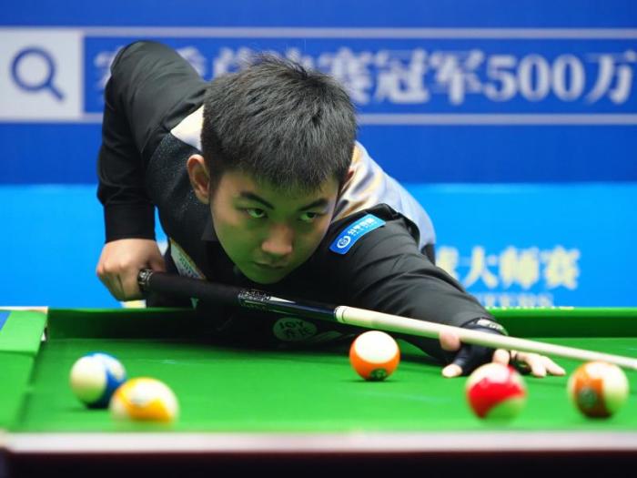 成都站乔氏中式台球大师赛落幕：楚秉杰19比15击