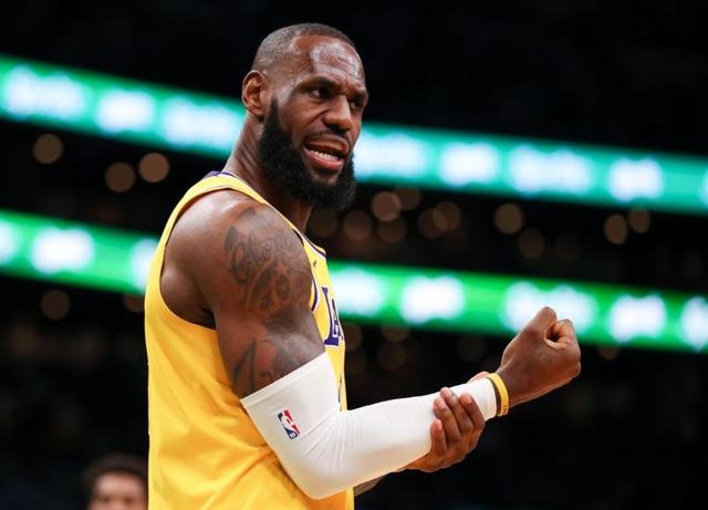 威少生涯第18季三双破纪录 国王力克快船