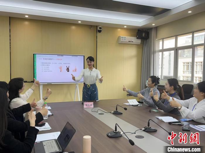 广东赛区启动十五运会志愿服务师资培训 300讲师