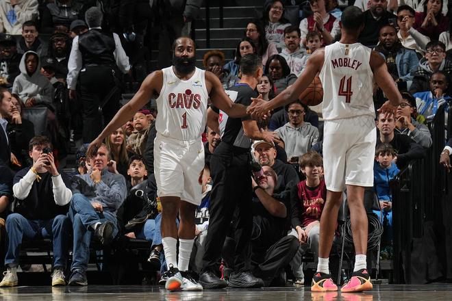 哈登14助攻+莫布里34分 骑士险胜爵士稳居东部第