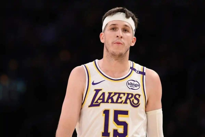 湖人惨败雷霆 东契奇伤退里弗斯合同前景堪忧