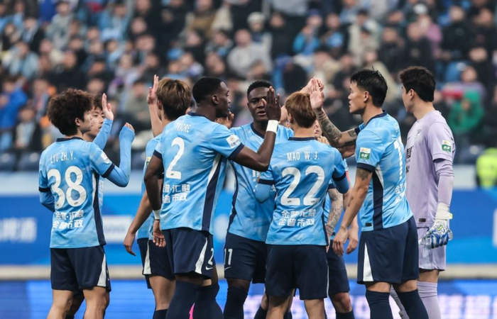 大连英博绝杀河南队登顶积分榜